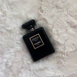 Chanel coco noir  perfume